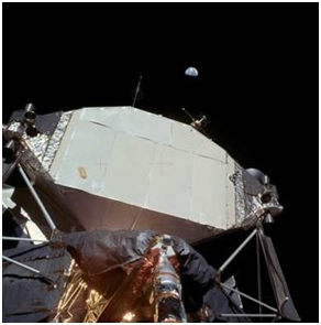 Photo of the Earth Apollo 11